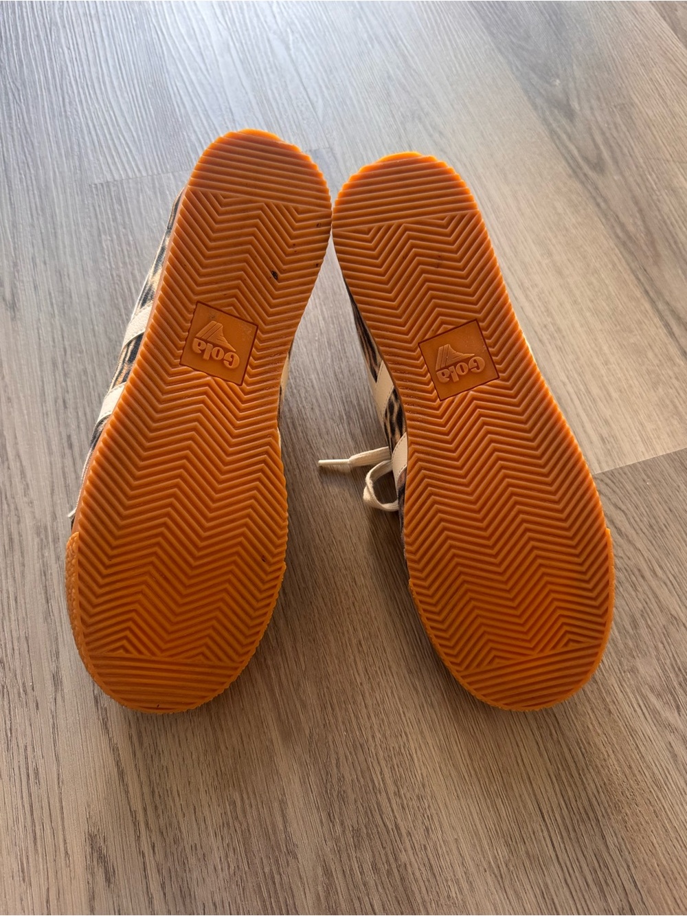 Gola Elan Tiger Sneaker - Picture 6 of 7